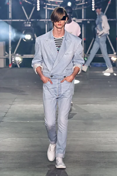 Look 23
